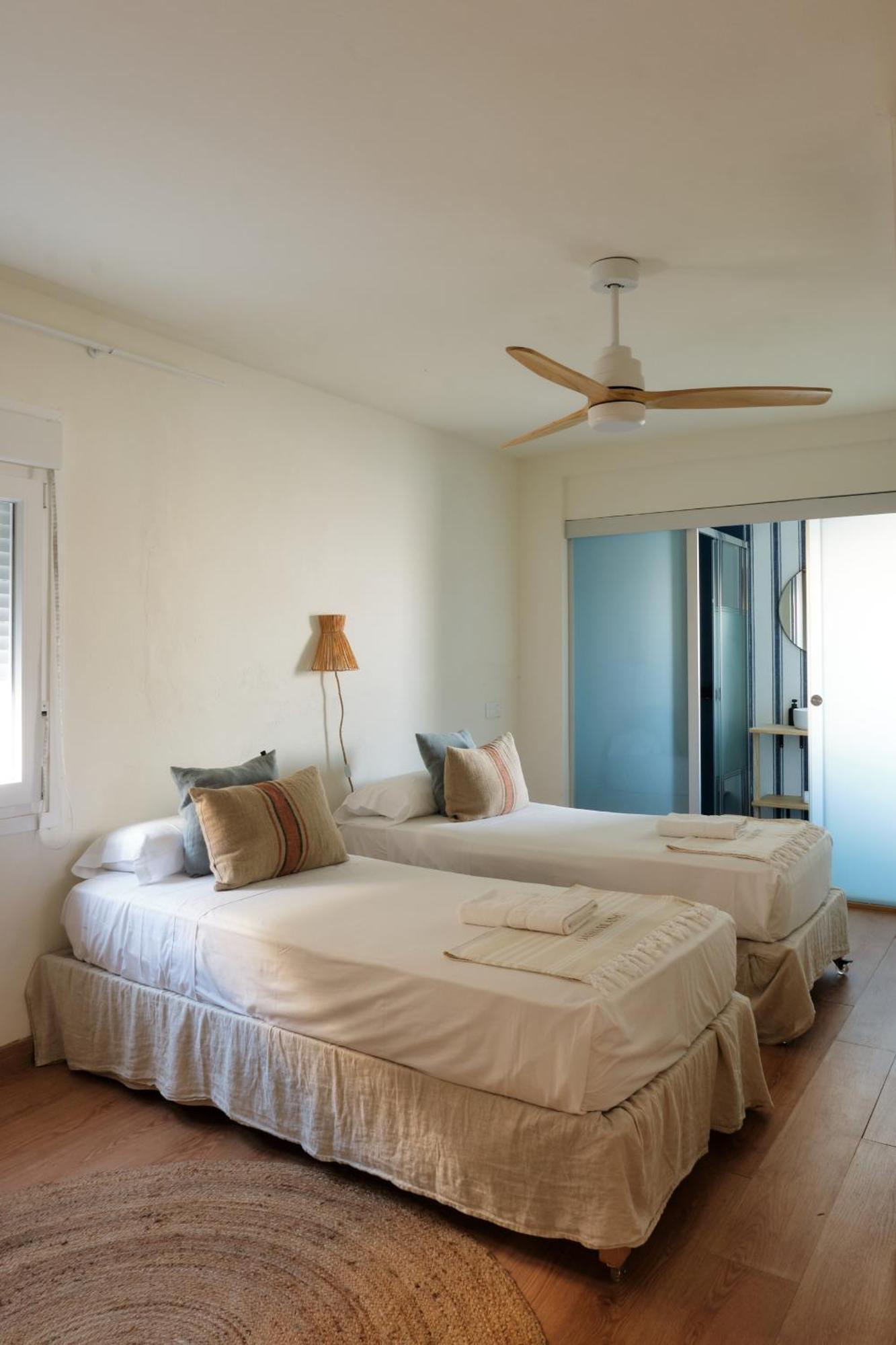 Arenal D'En Castell North Apartment Es Mercadal Luaran gambar